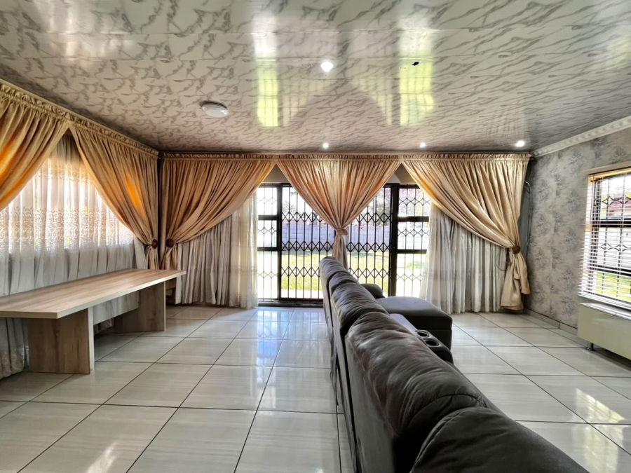 3 Bedroom Property for Sale in Rustenburg North North West